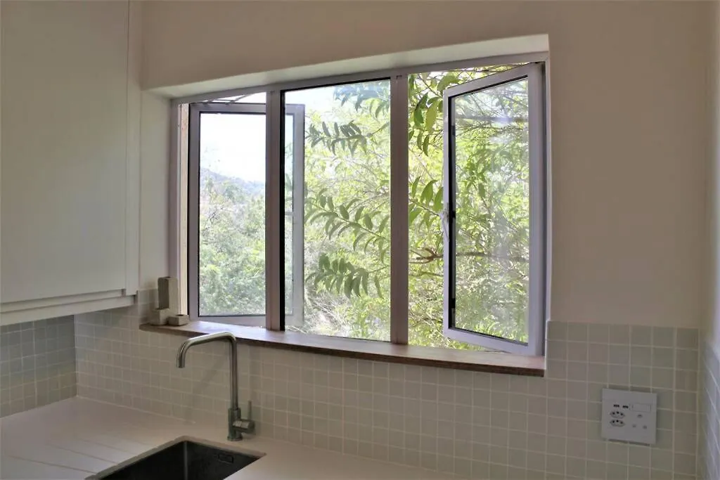 Table Mountain Views, Modern,Lots Of Natural Light, With Parking Cape Town Apartment